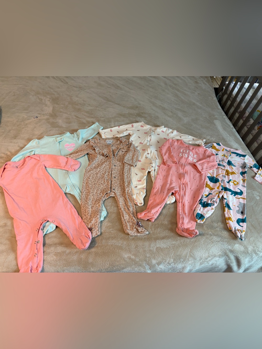 6/9 baby girl sleepers (7 of them) scroll to see all guc!!